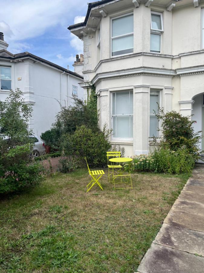 Elegant Bloomsbury Apartment In Tunbridge Wells Eksteriør billede