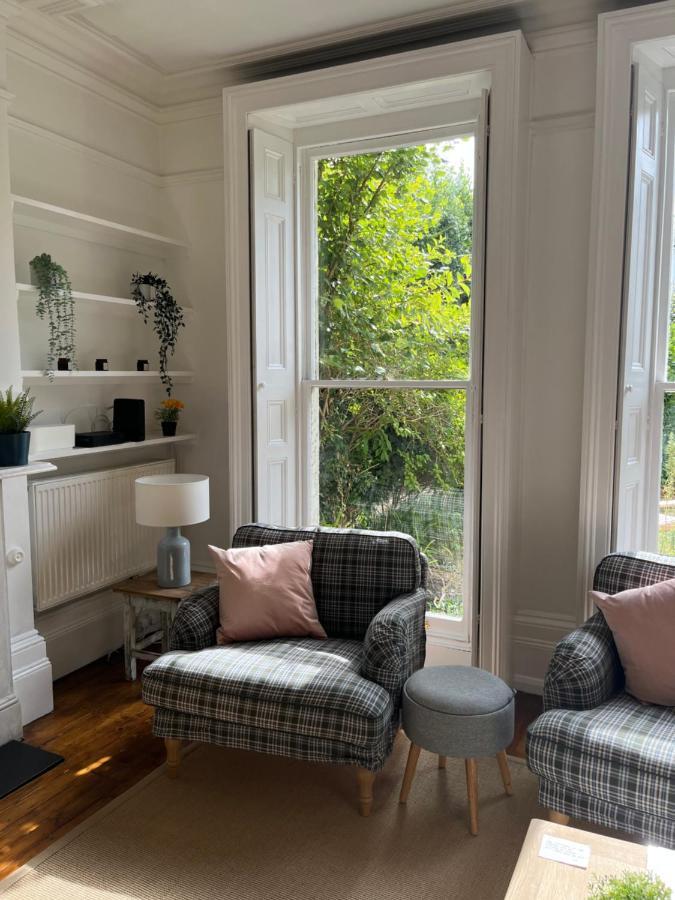 Elegant Bloomsbury Apartment In Tunbridge Wells Eksteriør billede