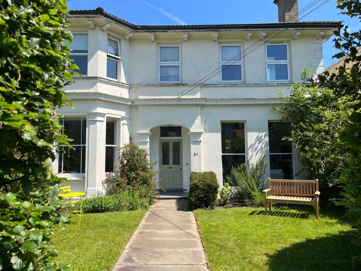 Elegant Bloomsbury Apartment In Tunbridge Wells Eksteriør billede